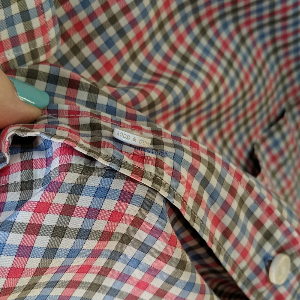 Rodd & Gunn, button down checked shirt. Size Medium